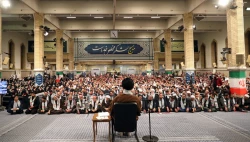 رهبر انقلاب اسلامی در دیدار با هزاران نفر از بسیجیان تبیین کردند:

مختصات جغرافیای سیاسی جدید منطقه با محوریت هسته‌های مقاومت 3