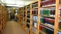 أستاذ فی جامعة أمریکیة یهدی مکتبته الشخصیة التی تضم "4000" کتابا للإمام الحسین