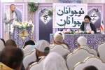 لقاء الحجاج الشباب و الناشئة الايرانيين برئيس بعثة الحج الايرانية