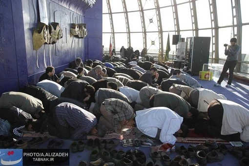 تصاوير : زيارت عاشورا در آسمان تهران