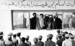  تصويري آيت‌الله خامنه‌اي در نوزدهم بهمن‌ماه پنجاه و هفت  