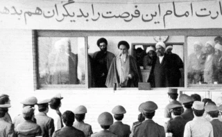 تصویری آیت‌الله خامنه‌ای در نوزدهم بهمن‌ماه پنجاه و هفت