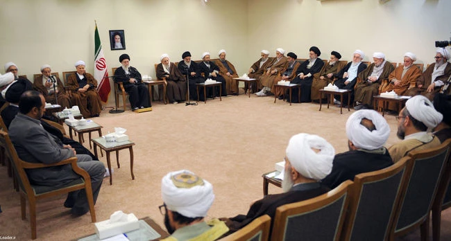 بايد دائماً در كوره اميد دميده شود، بخصوص كه نشانه هاي اميد فراوان است