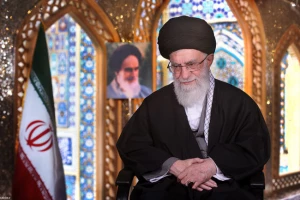 رهبر معظم انقلاب در پیام به مناسبت حلول سال جدید:

سال ۹۲ را بعنوان 