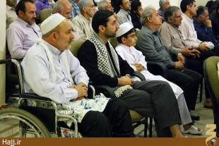 زائران بيت الله الحرام در سوگ شهادت حضرت زهرا