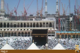 قسمت شمال شرقي صحن مسجدالحرام معروف به باب الفتح كه داراي مناره به ارتفاع 89 متر بود تخريب و جزء قسمت توسعه يافته صحن مسجدالحرام شد