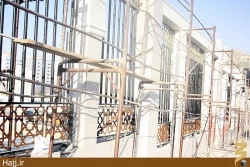 ديوارهاي در حال احداث اطراف قبرستان