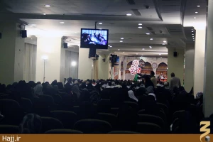 استقبال پرشور زائران بیت‌الله الحرام از مراسم پرفیض دعای کمیل و ندبه