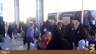 لحظه‌اي كه براي زائران سخت است/ عكس