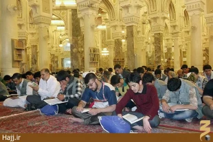حلقه‌هاي قرآني دانش‌آموزان در مسجدالحرام/عكس