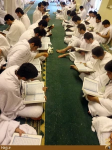 حلقه بزرگ قرآنی تشکل‌های دانشجویی در شجره  عکس