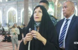 سفير استراليا به زيارت حرم حضرت علي (ع) رفت