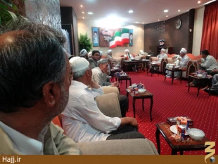 ديدار نماينده بعثه با خانواده شهداي اهل سنت