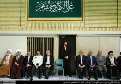 خداي متعال جريانى را كه مي‌خواهد در راه اتحادو پيشرفت امت اسلامى سنگ‌اندازى كند، متوقف خواهد كرد