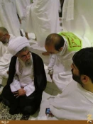 پاسخگويي به مسائل شرعي عمره گزاران احرام بسته در مسجد شجره