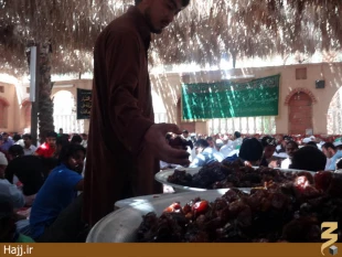 روز جمعه در حسينيه شيعيان مدينه