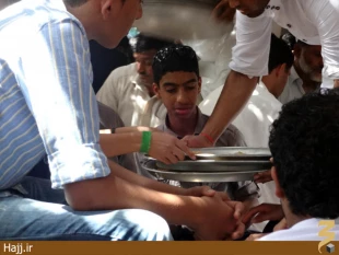 روز جمعه در حسينيه شيعيان مدينه