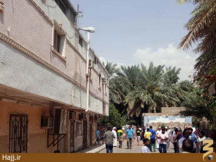 روز جمعه در حسينيه شيعيان مدينه