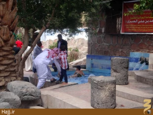 روز جمعه در حسينيه شيعيان مدينه