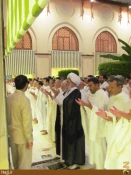 نماز جماعت عمره‌گزاران ايراني در مسجد شجره به امامت نماينده بعثه مقام معظم رهبري