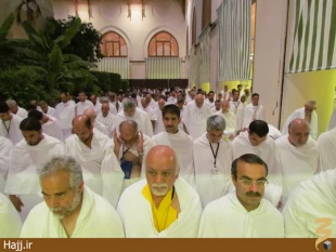 نماز جماعت عمره‌گزاران ايراني در مسجد شجره به امامت نماينده بعثه مقام معظم رهبري