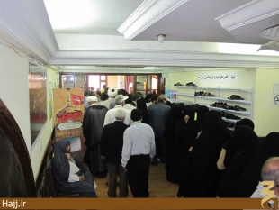 تصاوير حضور زائران ايراني در پاي صندوق‌هاي راي در كربلا/۲