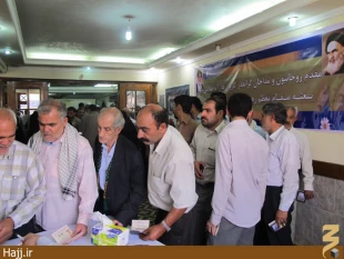 تصاوير حضور زائران ايراني در پاي صندوق‌هاي راي در كربلا/۲