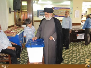 حضور زائران ایرانی در انتخابات در کربلا عکس۳
