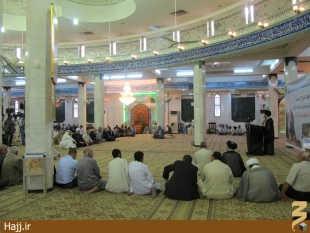 مراسم سالگرد ارتحال آيت الله قرشي در مسجد حنانه/عكس