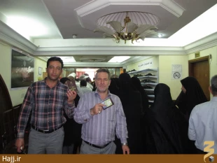 تصاوير حضور زائران ايراني در پاي صندوق‌هاي راي در كربلا/۲