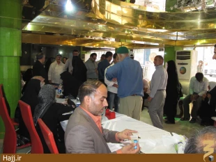  حضور زائران ايراني در انتخابات در كربلا/عكس۳