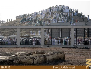 قبرستان احد
