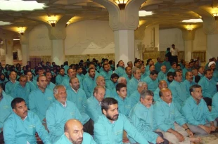 وبلاگ حج/ شركت كاروان حج كوثر در غبار روبي ضريح حضرت معصومه+ عكس