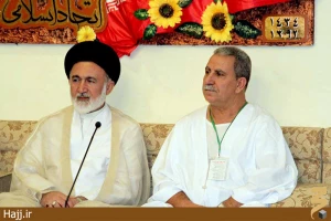 دیدار رئیس بِعثه حج الجزایر در مدینه با نماینده ولی فقیه+عکس