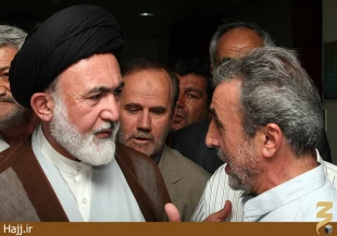 ديدار نماينده ولي فقيه با جمع ديگري از زائران +عكس