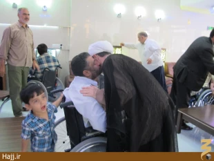 ديدار مسئول روحانيون بعثه مقام معظم رهبري با جانبازان زائر عتبات عاليات
