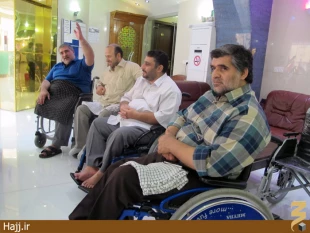 ديدار مسئول روحانيون بعثه مقام معظم رهبري با جانبازان زائر عتبات عاليات