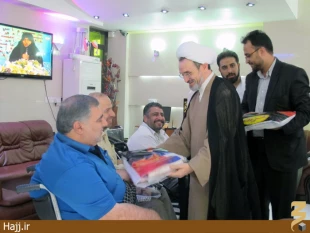 ديدار مسئول روحانيون بعثه مقام معظم رهبري با جانبازان زائر عتبات عاليات