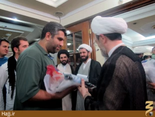 حضور دانشجويان در بعثه مقام معظم رهبري