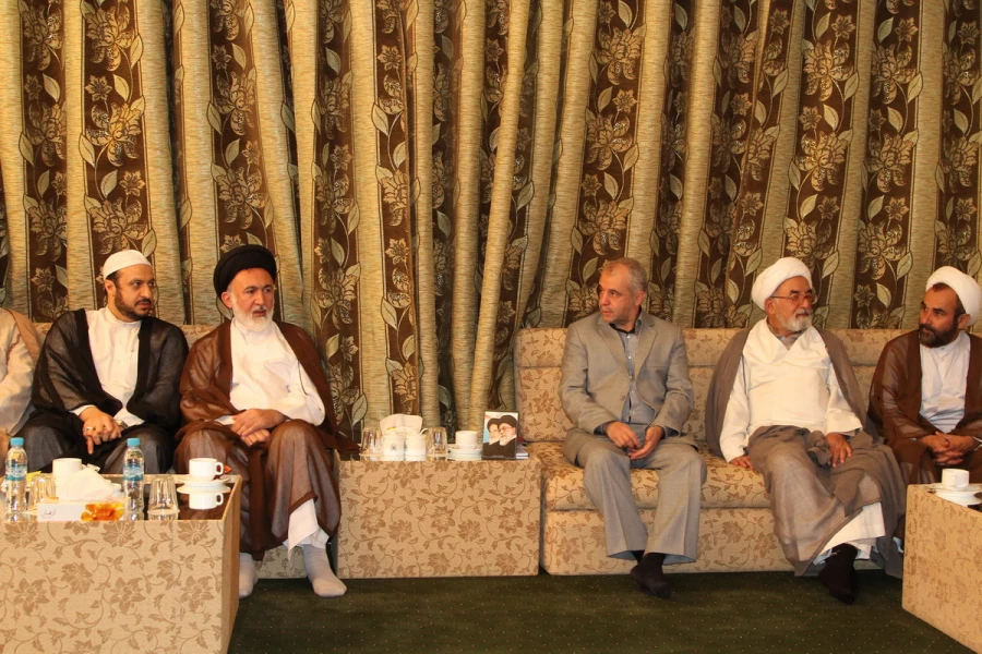 نمايندگان بعثه‌هاي مراجع تقليد در بعثهِ رهبري حضور يافتند+عكس