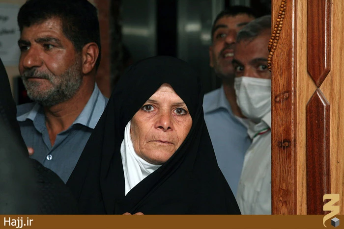 آبروي مادر شهيد و به خير گذشتن سانحه هوايي