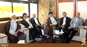 دیدار نماینده ولی فقیه در امور حج با نمایندگان بِعثه مراجع تقلید در مدینه+عکس