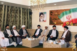 افكار روشن و خدمات شايسته موجب جاودانه ماندن نام خاندان حكيم شده است