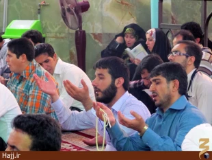 حضور پر شور جوانان در دعاي كميل