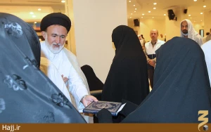 نماینده ولی فقیه در امور حج و زیارت:

 همه ما به خانواده شهدا افتخار می‌کنیم