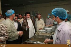 دیدار مردمی سرپرست حجاج ایرانی با زائران عکس