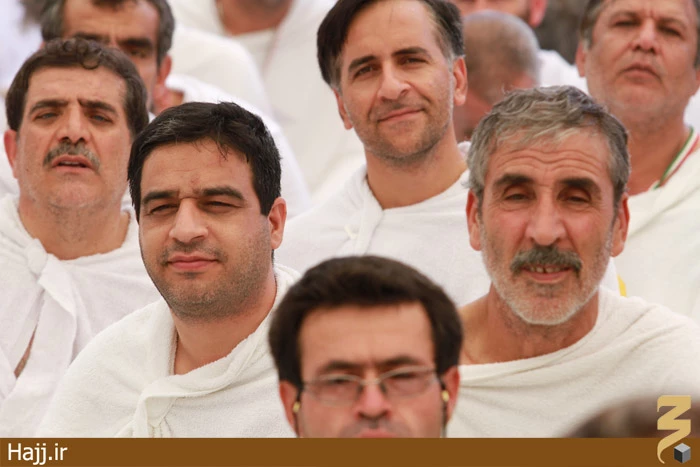 تصاوير شما/ پرچم ايران در منا و عرفات
