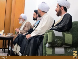 ديدار نماينده بِعثه با آيت الله فياض در نجف + تصاوير
