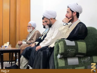 ديدار نماينده بِعثه با آيت الله فياض در نجف + تصاوير