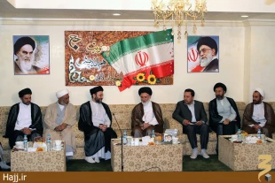 ديدار سرپرست حجاج ايراني با حجت الاسلام والمسلمين حيدر حكيم رئيس بعثه مجلس اعلاي انقلاب اسلامي عراق